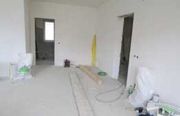 Duplex semifinisat, 110 mp+garaj, curte de 100 mp, zona strazii Ioan Rus!