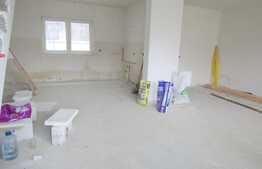 Duplex semifinisat, 110 mp+garaj, curte de 100 mp, zona strazii Ioan Rus!