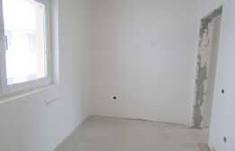 Duplex semifinisat, 110 mp+garaj, curte de 100 mp, zona strazii Ioan Rus!