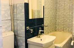 O garsoniera confortabila la 5 minute de statiile de autobus! Zona pod Ira