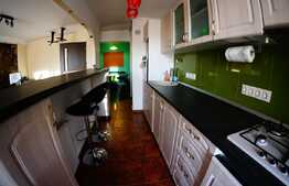 Daca esti orientat pe calitate, iti recomand cu incredere acest apartament! 2 camere decomandat, 53 mp, parcare.