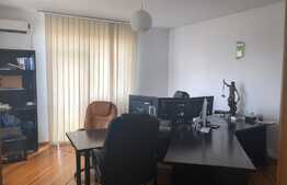 Casa 420 mp, 5 parcari, AC, zona Piata Fraternitatii