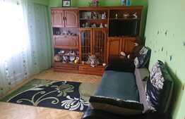 Apartament 3 camere, etaj intermediar, parcare, zona Nora