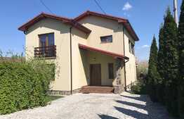 2 Case individuale in curte comuna, zona Strazii Traian Vuia, suprafata de teren 800 mp