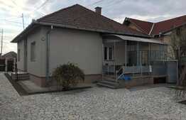 2 Case individuale in curte comuna, zona Strazii Traian Vuia, suprafata de teren 800 mp