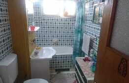 Apartament 4 camere, etaj intermediar, parcare, zona Nora