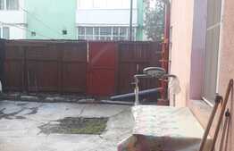 Apartament in imobil de tip casa-vila in centru!