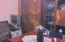 Apartament in imobil de tip casa-vila in centru!