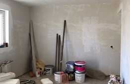 Apartament in vila, 100 mp, 3 camere, decomandat, zona strazii Florilor! 