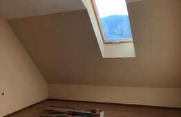 Apartament in vila, 100 mp, 3 camere, decomandat, zona strazii Florilor! 