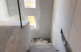 Apartament in vila, 100 mp, 3 camere, decomandat, zona strazii Florilor! 