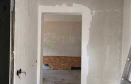 Apartament in vila, 100 mp, 3 camere, decomandat, zona strazii Florilor! 