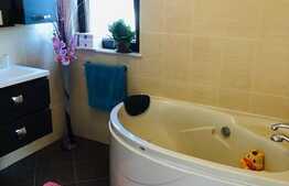 De vanzare casa la cheie, 120 mp utili, 136 mp terasa, 500 mp teren,  cu panorama spre Faget