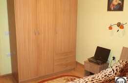 2 camere de vanzare in zona strazii Porii