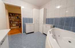 Casa de vanzare, 180 mp, 690 mp teren, zona exclusivista de case!