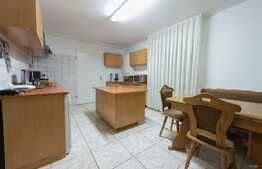 Casa de vanzare, 180 mp, 690 mp teren, zona exclusivista de case!