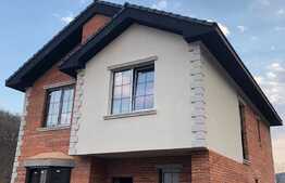 Casa individuala de vanzare cu garaj , 118 mp, teren 400, zona de case! 