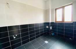 Casa cu 7 camere, 275 mp utili, 840 mp teren, doua garaje, zona strazii Oasului