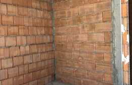 Apartament spatios, 3 camere, 2 bai, 67 mp, gradina 70 mp!  Zona Terra! 