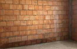 Apartament spatios, 3 camere, 2 bai, 67 mp, gradina 70 mp!  Zona Terra! 