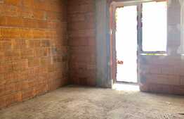 Apartament spatios, 3 camere, 2 bai, 67 mp, gradina 70 mp!  Zona Terra! 