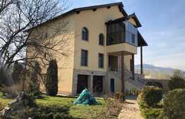 Daca te-ai saturat de galagia unui oras mare si doresti o zona linistita ...