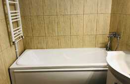 Apartament 1 camera, 43 mp, decomandata, zona strazii Arinilor