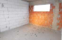 Casa insiruita la rosu, zona centrala!