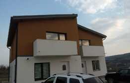 De vanzare casa tip duplex 110 mp utili, teren 180 mp, zona Chinteni