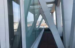 Spatiu deosebit, situat ultrancentral, cu terasa generoasa! 