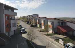 Daca iti doresti un apartament cu panorama, inconjurat de spatii verzi iti recomand acest apartament.