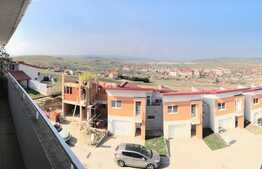 Daca iti doresti un apartament cu panorama, inconjurat de spatii verzi iti recomand acest apartament.