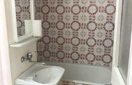 Oportunitate! Apartament 3 camere, decomandat, etaj intermediar, zona Primaverii