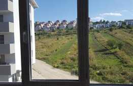 Apartament cu 3 camere, 50 mp, decomandat, loc de parcare , in zona Vivo 