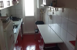 Daca nu vrei sa fii deranjat de persoanele care locuiesc deasupra ta, atunci aici ai apartamentul perfect pentru tine!