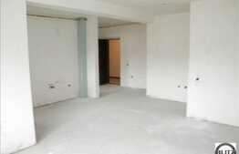 Apartament spatios la pret excelent! Semifinisat!