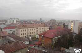 Apartament 2 camere decomandat cu priveliste !