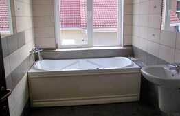 Reducere de pret! Apartament la cheie, 3 camere, 2 balcoane, parcare, zona linistita!