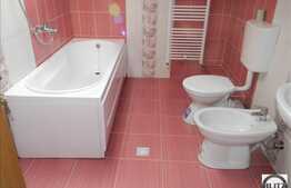 2 camere, 52 mp la mansarda in zona Europa