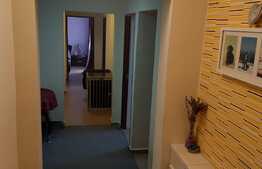 Esti in cautarea unui apartament cu 3 camere zona semicentrala?