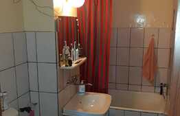 Esti in cautarea unui apartament cu 3 camere zona semicentrala?