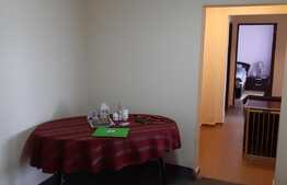 Esti in cautarea unui apartament cu 3 camere zona semicentrala?