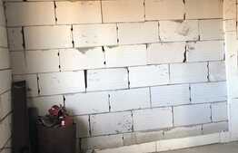 Casa cuplata de vanzare, 120 mp, 4 camere, teren 300 mp, Zona Florilor 