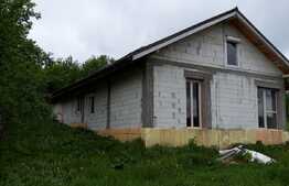 De vanzare casa la tara, noua, 85 mp utili, teren 6740 mp, Est