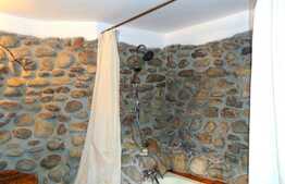 Casa individuala, 200 mp, 1300 mp teren, zona foarte frumoasa de case in Faget!