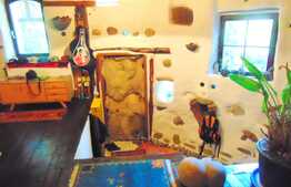 Casa individuala, 200 mp, 1300 mp teren, zona foarte frumoasa de case in Faget!