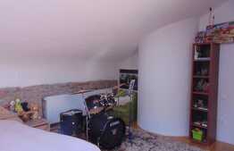 Casa individuala, 200 mp, 1300 mp teren, zona foarte frumoasa de case in Faget!