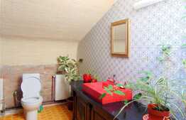 Casa individuala, 200 mp, 1300 mp teren, zona foarte frumoasa de case in Faget!