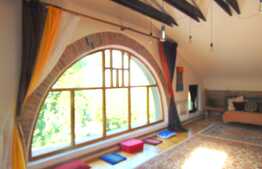 Casa individuala, 200 mp, 1300 mp teren, zona foarte frumoasa de case in Faget!