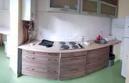 Daca nu vrei sa fii deranjat de persoanele care locuiesc deasupra ta atunci ai gasit locuinta mult cautata... 